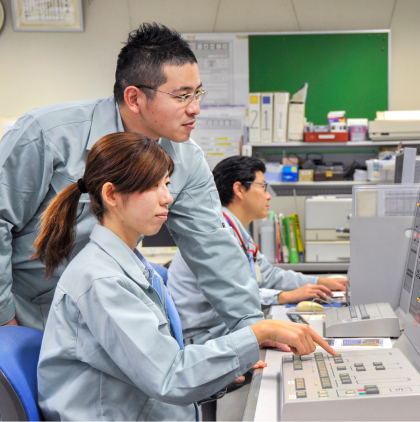 働く従業員の写真